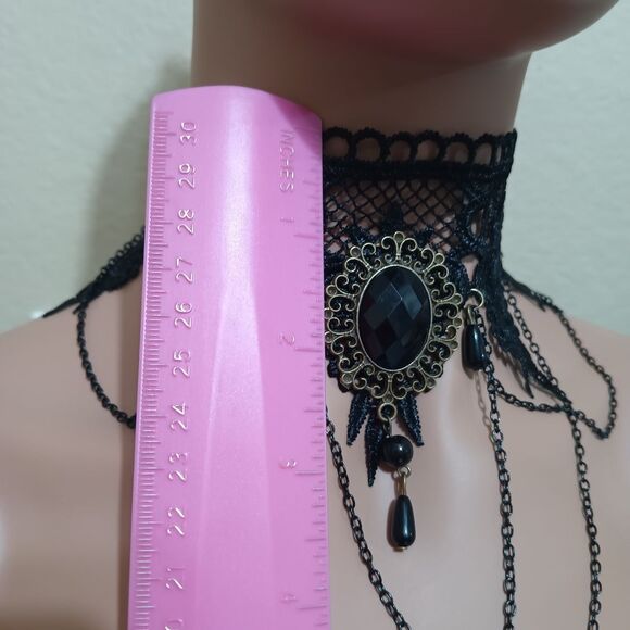 Gothic Black Lace Choker Necklace - Picture 4 of 9